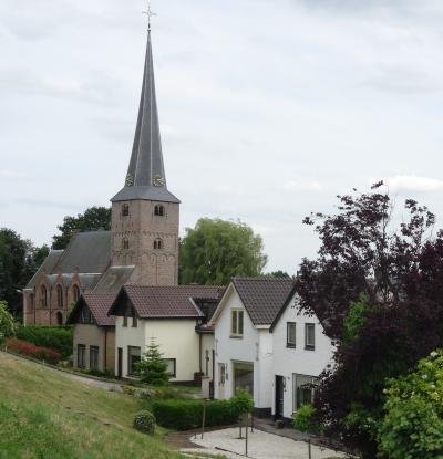 Achter het dorpshuis in Spijk