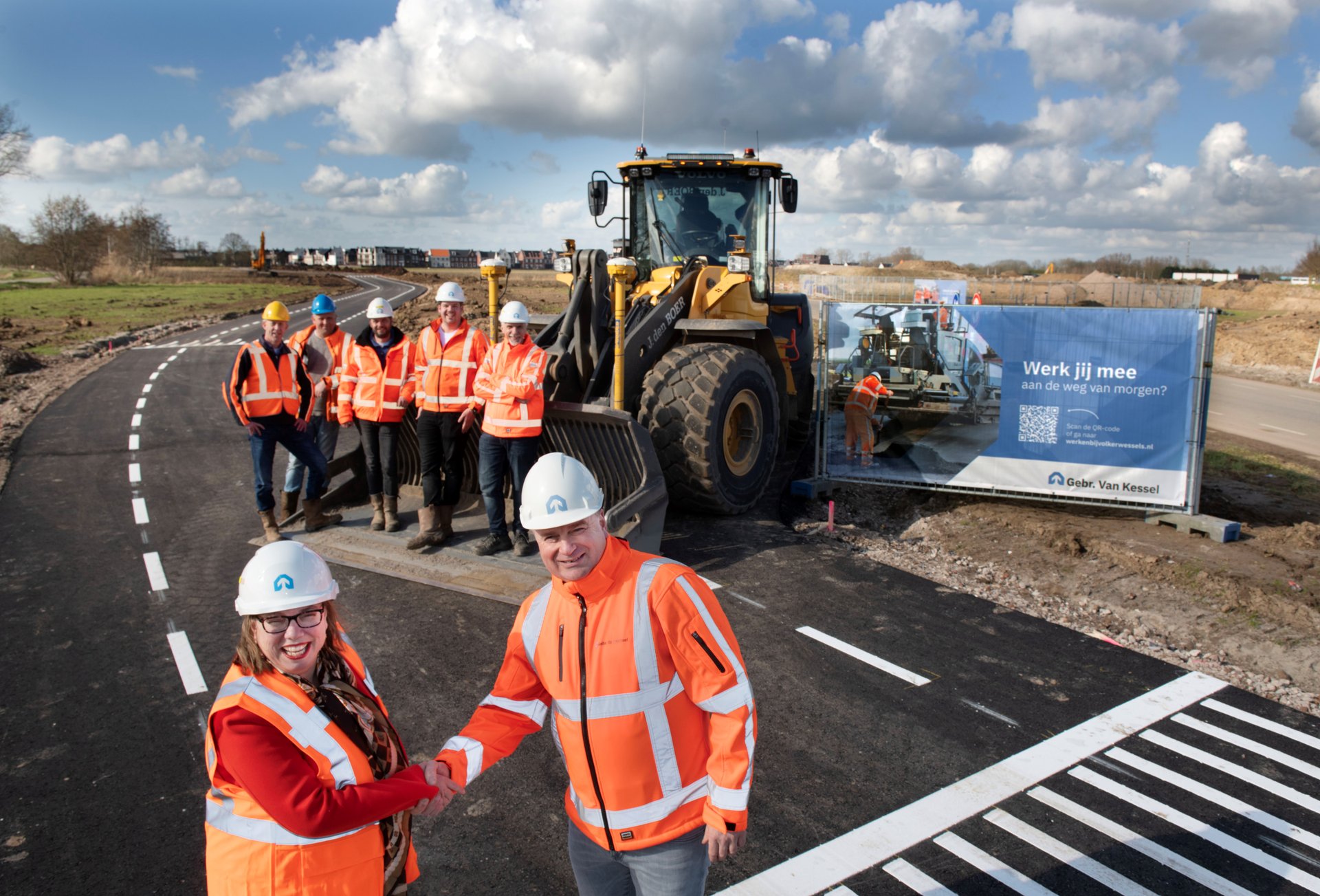 Jacoline Hartman en de heer Jurgen Huyding van Gebr. Van Kessel Wegenbouw B.V.